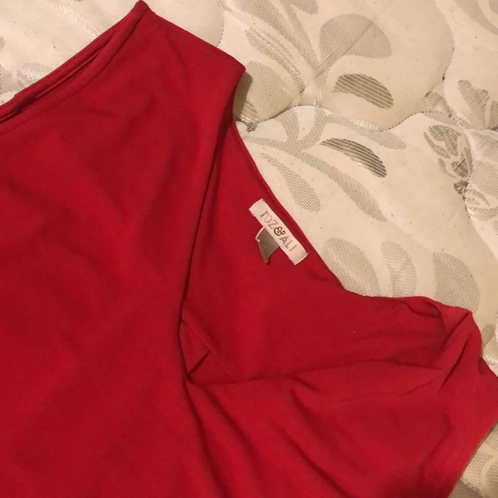 Red blouse - Picture 2 of 3